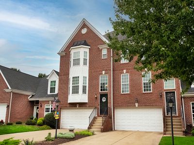 Property at 575 E Vanderbilt Dr, Mars, PA