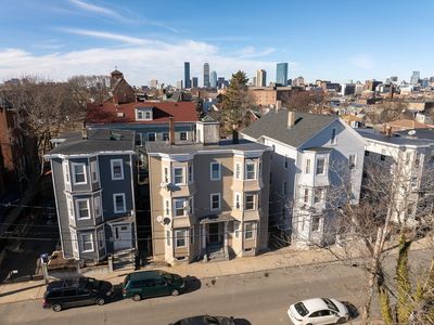 24-24-24R Clarence St