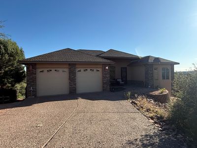 601 E Hunter Dr