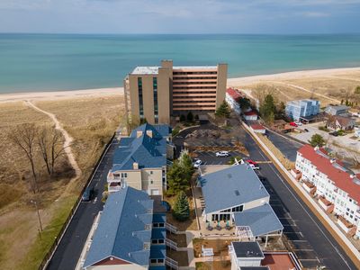 100 Lake Shore Dr APT 705