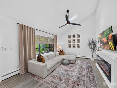 30 Raven Dr