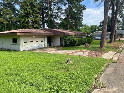 Property at 121 S 7th St, De Queen, AR