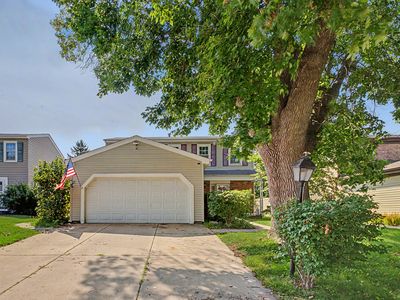 Property at 520 Dover Dr, Roselle, IL