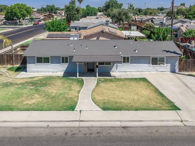 902 Boxwood Ln