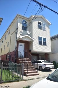 511 Broadway
