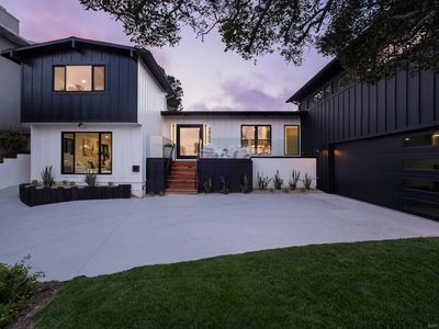 3992 La Cresta Dr