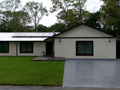 4721 Coconut Boulevard