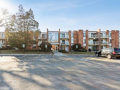 300 W Fullerton Ave APT 130