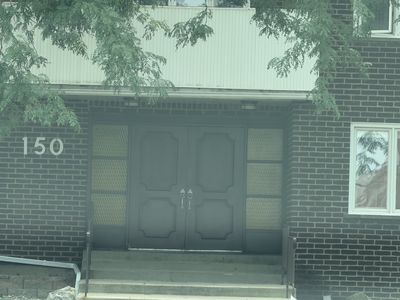 150 E Grand Ave APT 302
