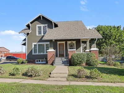 Property at 606 Independence St, Pella, IA