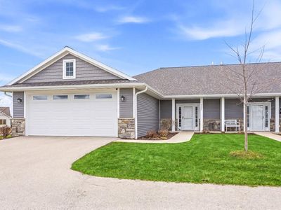 7989 Oakmont Way #403