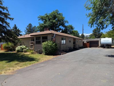 320 N Quincy Ave