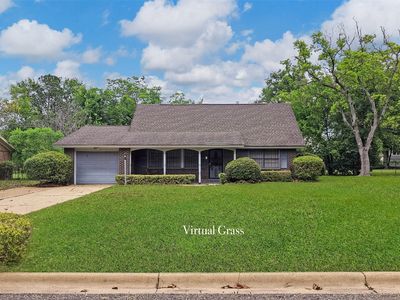 206 E Riding Rd