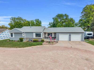 2 Perry Dr