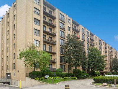 4601 W Touhy Ave APT 408