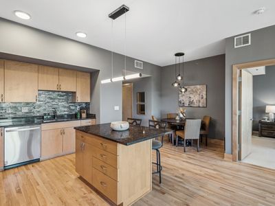 740 Portland Ave #806