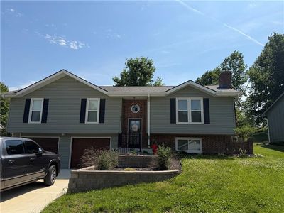 Property at 807 E Summit St, Smithville, MO