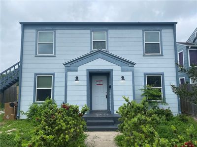 2825 Austin St