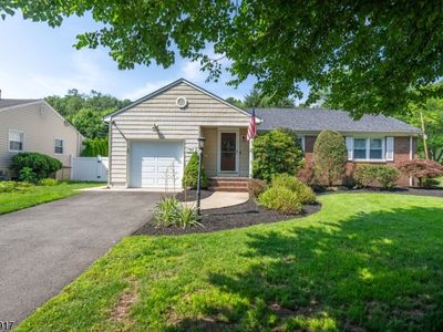 964 Crescent Dr