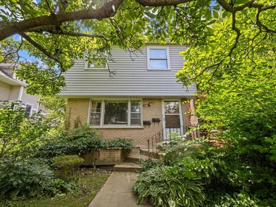 2490 Green Bay Rd