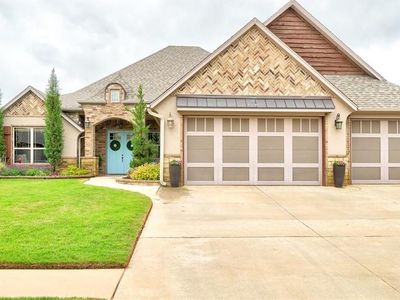 3000 Hunter Crest Dr