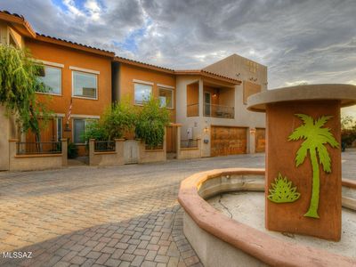 100 S Placita Colonia Solana