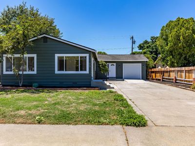 808 Helen Way