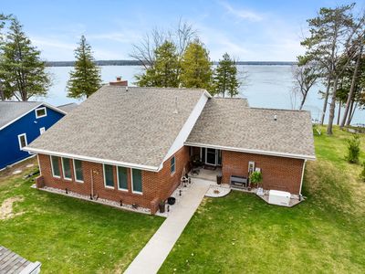 516 W Shoreview Ln