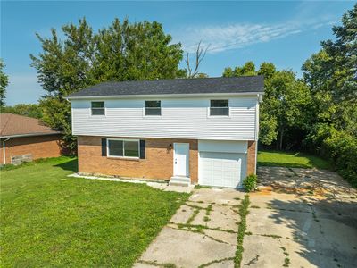 4889 Becker Dr
