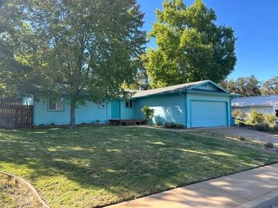 901 Meadowlark Ln