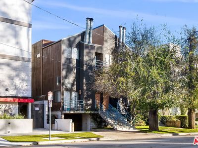 Property at 4218 Whitsett Ave APT 4, Studio City, CA