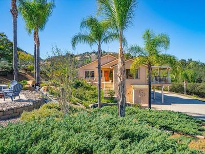 16996 Archie Moore Ring