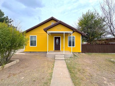 906 N Texas Ave