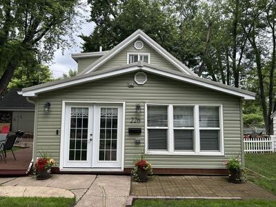 226 N 6TH AVENUE