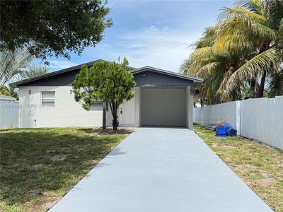 Property at 96 Caroline Dr, West Palm Beach, FL