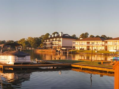 137 Central Ter APT A