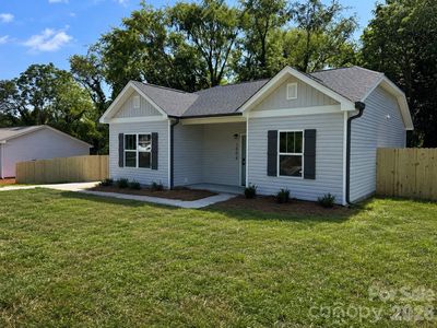 1006 John St