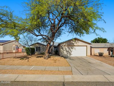 8911 E Fairway Groves Dr