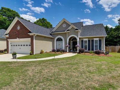 112 Blackstone Dr