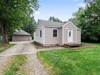 2566 Lee Ave