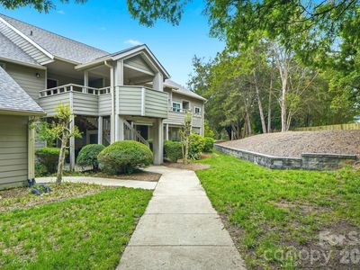 2500 Stradbrook Dr