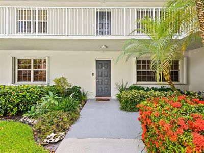 4221 W Palm Aire Dr #102