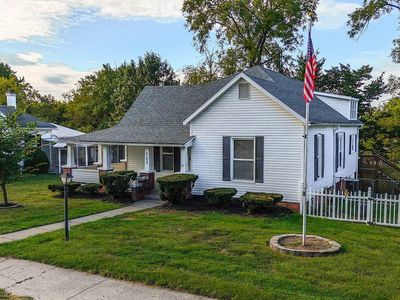 327 N Main St