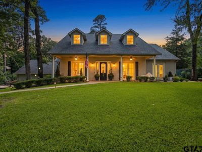 1436 Lakeshore Dr