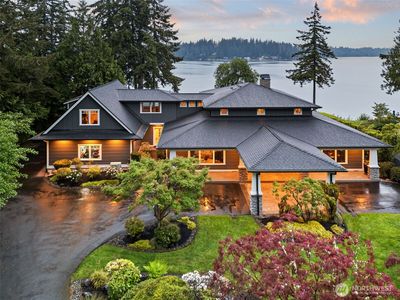 4825 Bayshore Lane NW