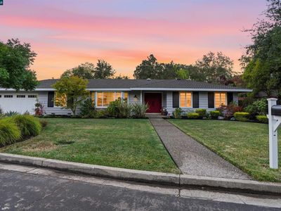 640 Dolphin Dr