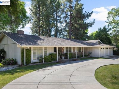2334 Royal Oaks Dr