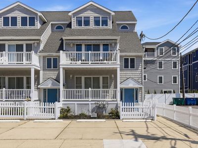 401-03 E Denver Ave #105