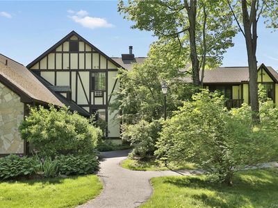 Property at 28 Foxwood Drive UNIT 5, Pleasantville, NY
