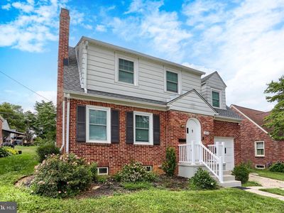 1553 Wayne Ave